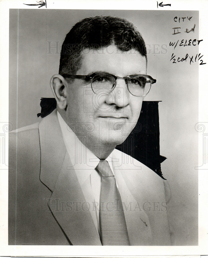 1954 Press Photo William McNARY VP Blue Cross - Historic Images