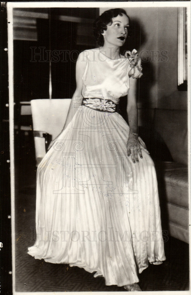 1935 Press Photo Mrs. Graham McNamee - Historic Images