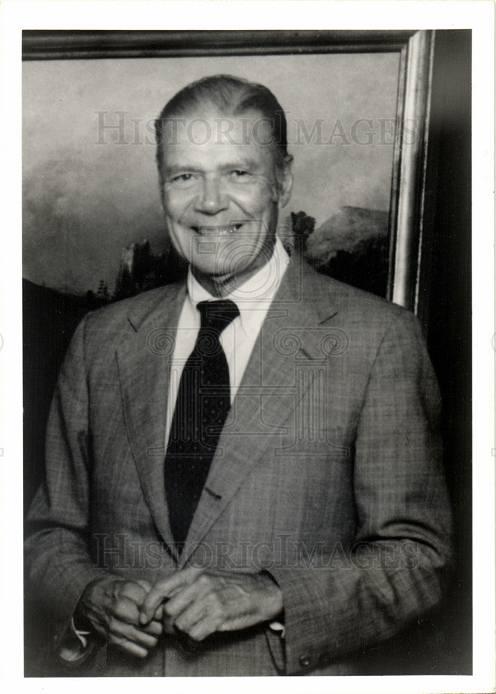 1988 Press Photo Robert McNamara Business Executive - Historic Images