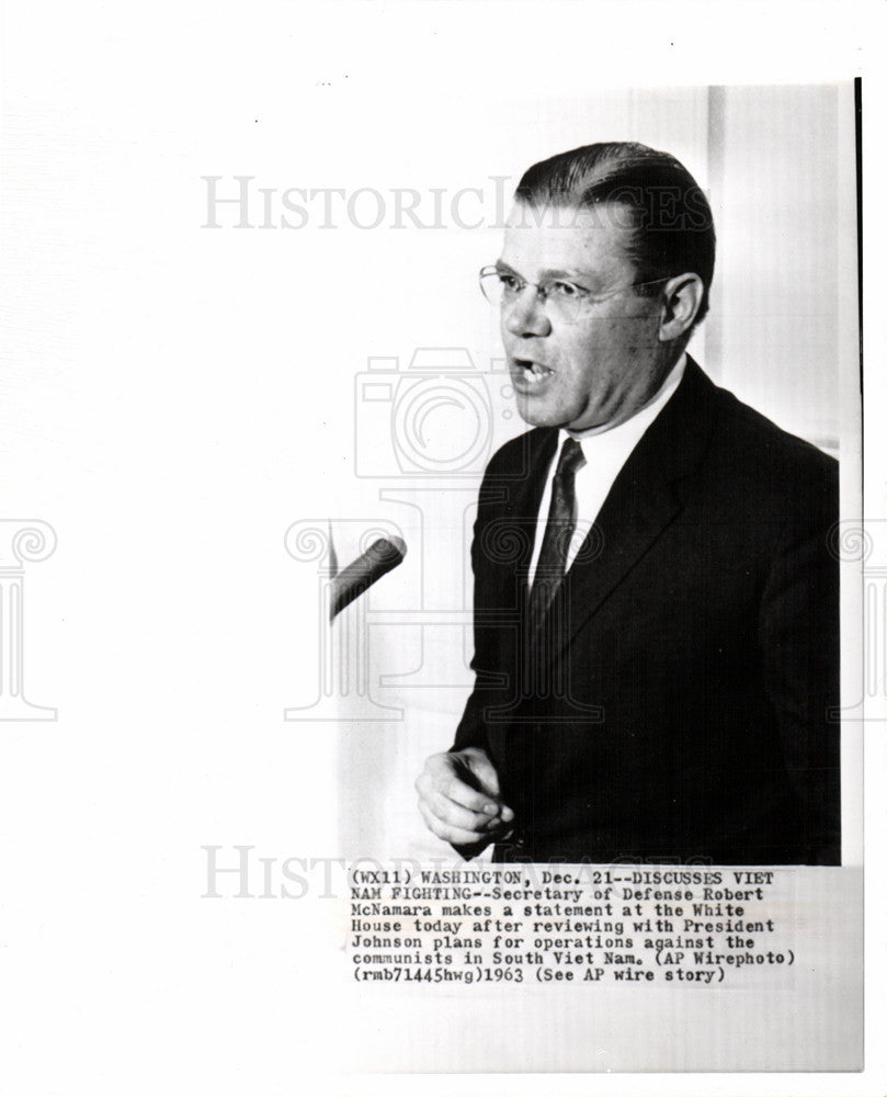 1963 Press Photo Robert McNamara, President Johnson - Historic Images