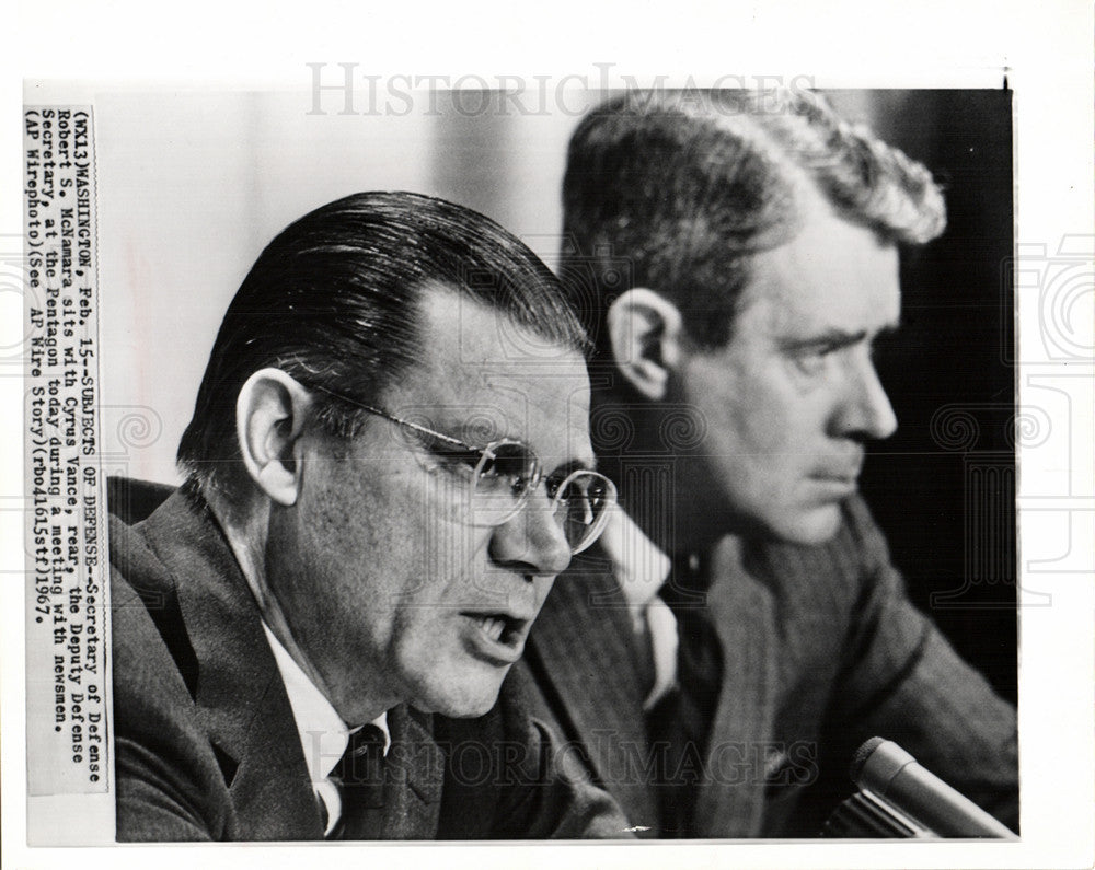 1967 Press Photo Secretary Defense Robert McNamara - Historic Images