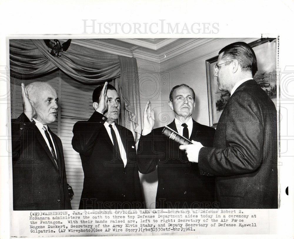 1961 Defense Officals Mcnamara Aides Oath Historic Images