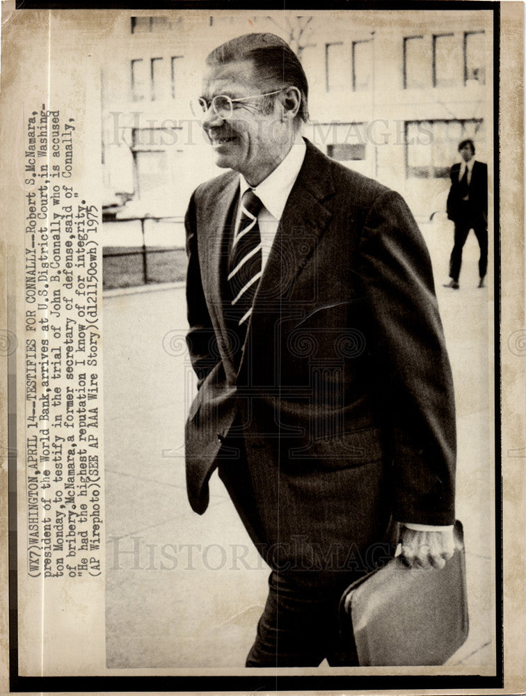 1975 Press Photo Robert S McNamara John B Connally - Historic Images