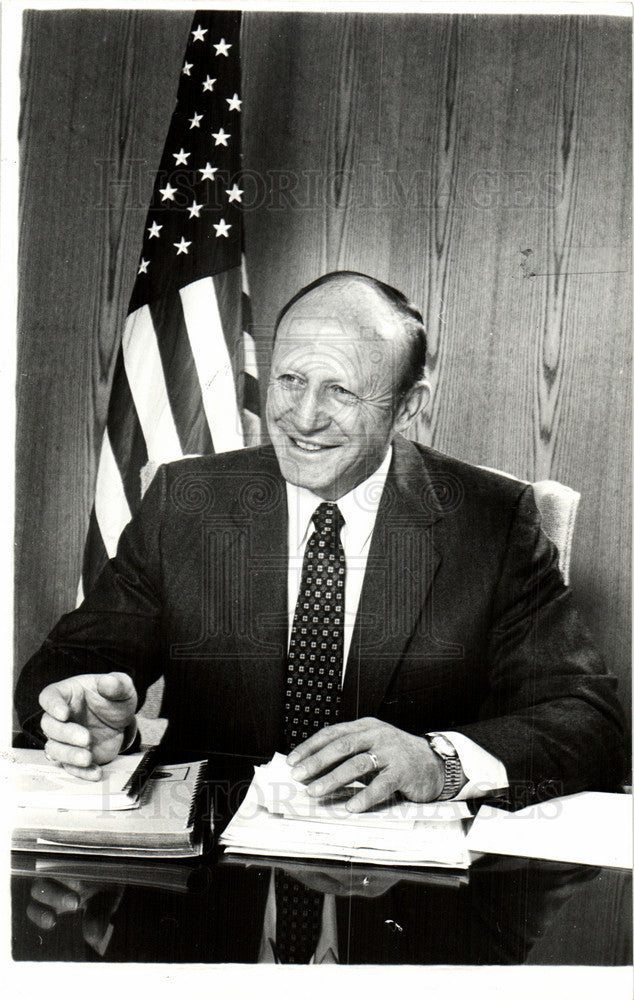 1986 Press Photo Edward H. McNamara Mayor of Livonia - Historic Images