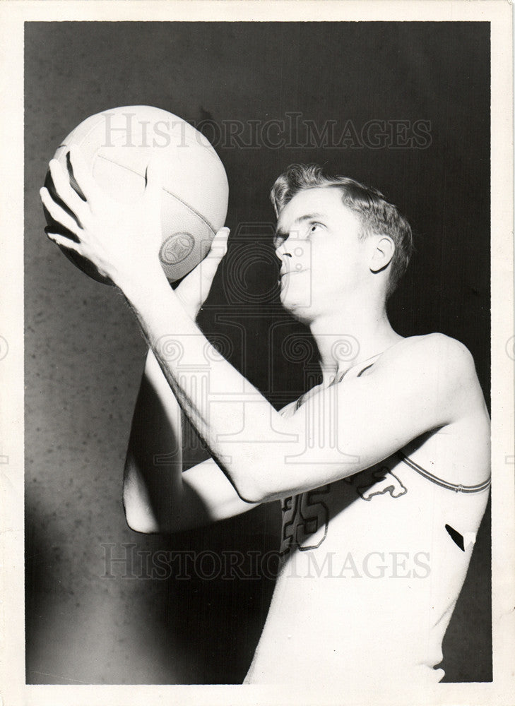 1949 Press Photo Brendan McNamara guard Detroit - Historic Images