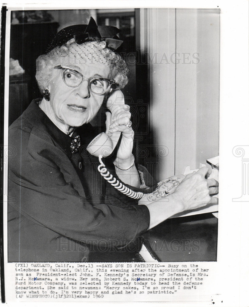 1960 Press Photo Mrs. R.J McNamara - Historic Images