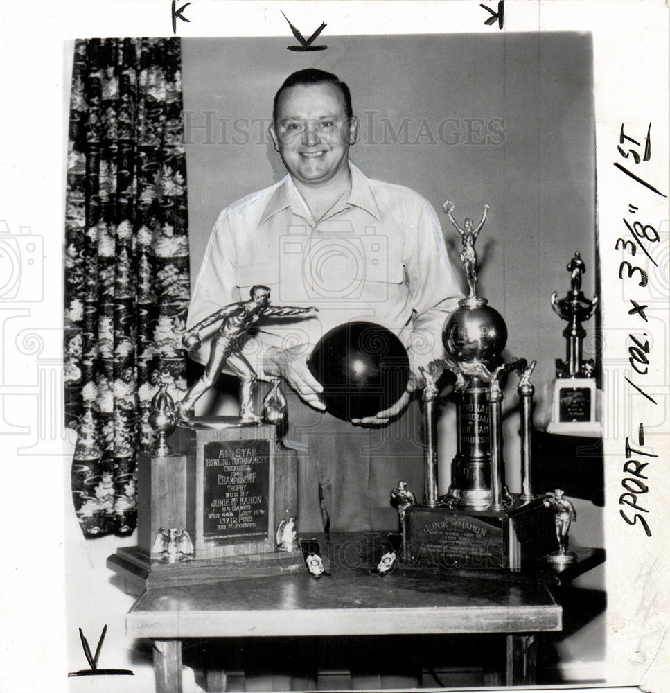 1955 Press Photo Junie McMahon professional Bowler - Historic Images