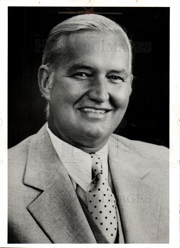 1992 Press Photo James W. McLernon President CEO - Historic Images