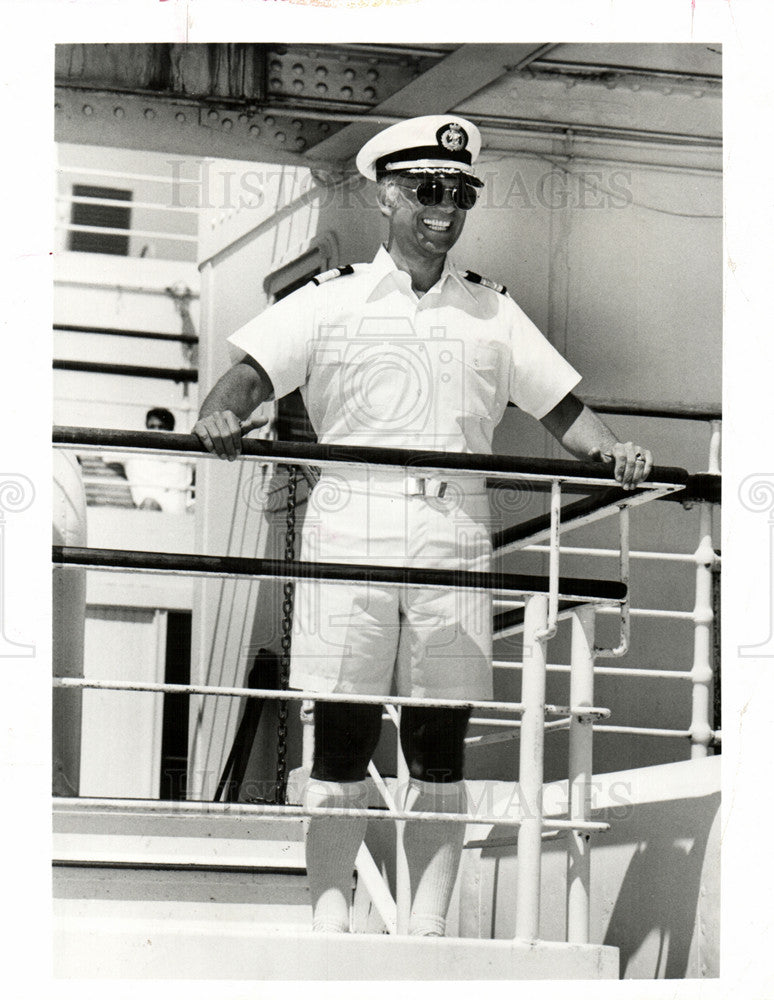 1977 Press Photo Gavin MacLeod The Love Boat - Historic Images