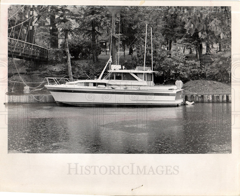 1973 Press Photo Senator Joseph Mack yacht - Historic Images