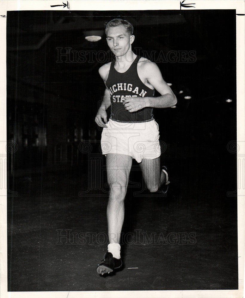 1948 Press Photo Bill Mack distance Michigan State - Historic Images