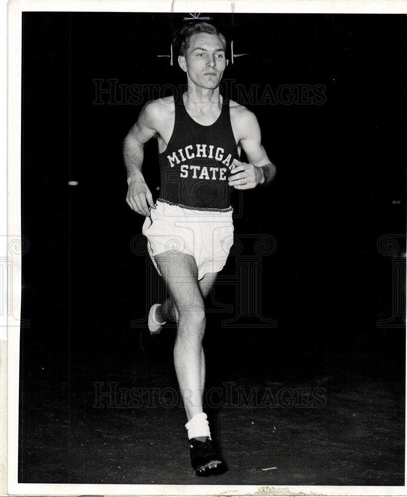 1949 Press Photo Harrier Bill Mack, Michigan State - Historic Images