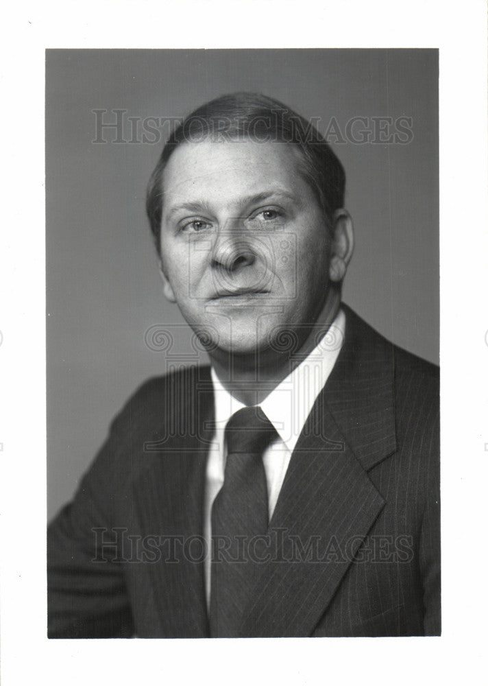 1986 Press Photo John Maciarz GM Corporation manager - Historic Images
