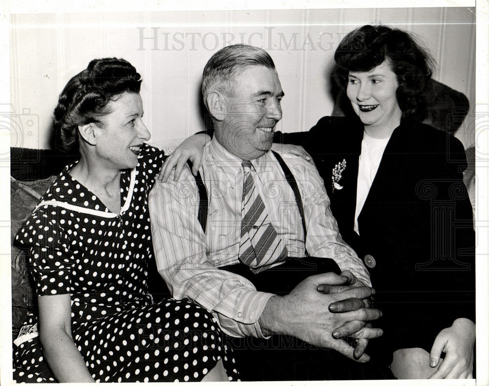 1942 Press Photo Pat McNamara June McNamara - Historic Images