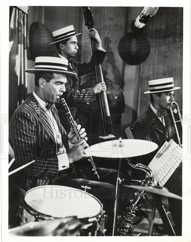 1962 Press Photo Fred MacMurray, entertainer, musician - Historic Images