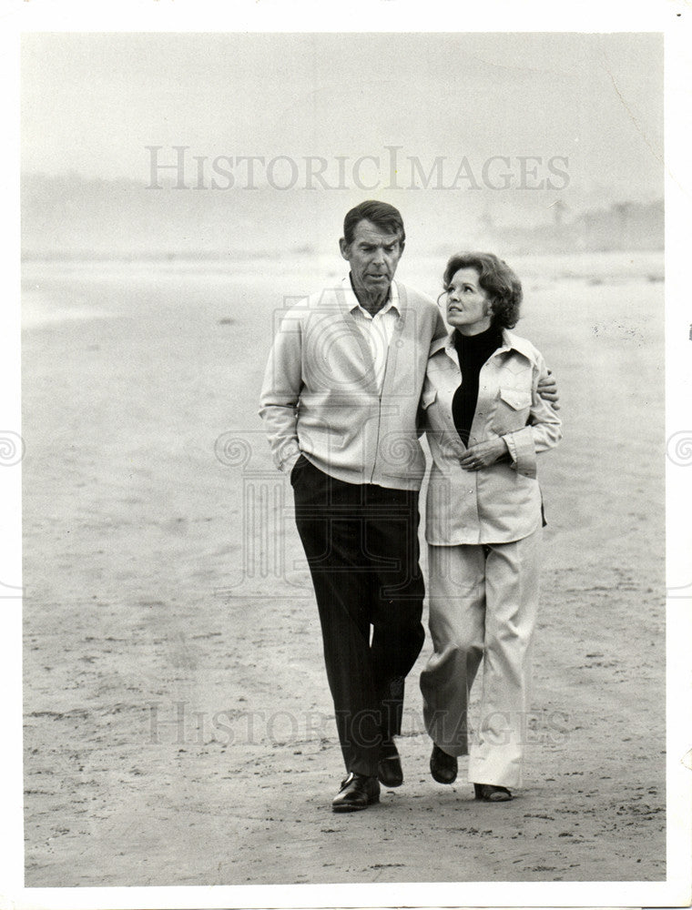 1974 Press Photo Fred Mac Murray Kathleen Maguire - Historic Images