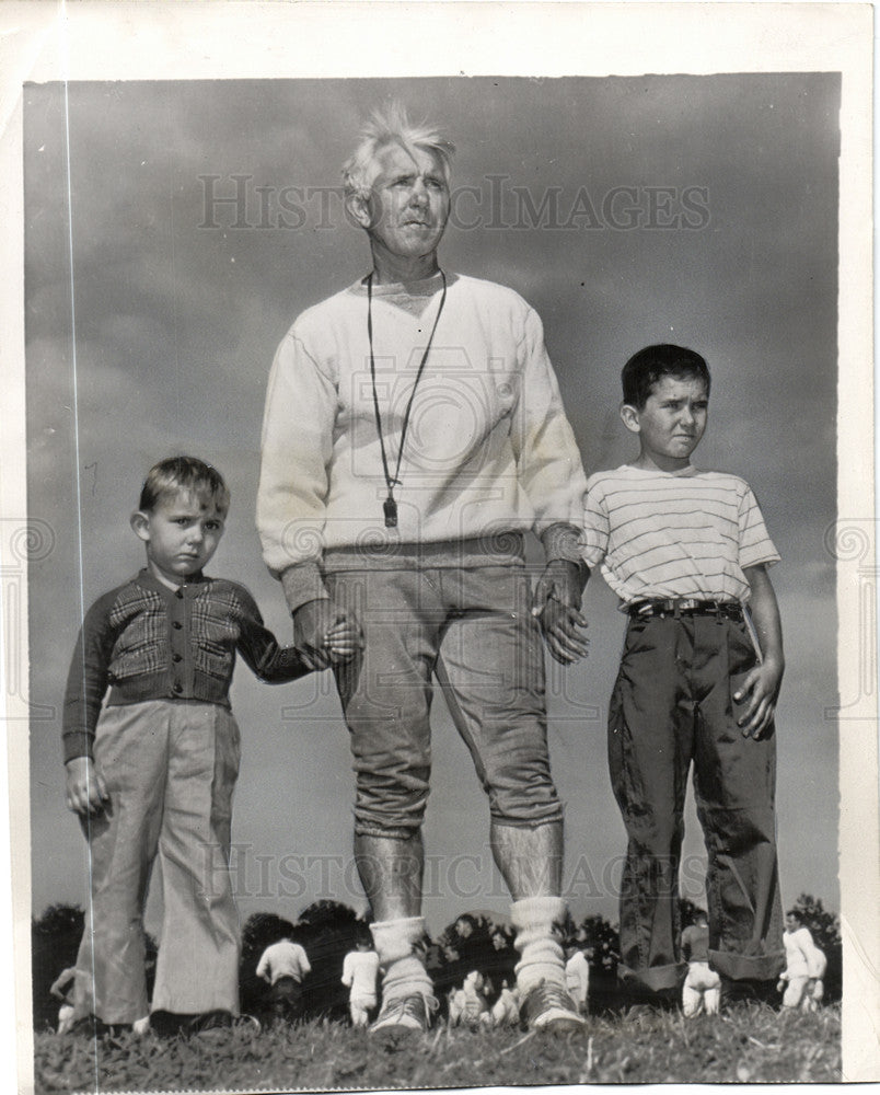 1946 Press Photo Bo McMillin, Coach of  football team - Historic Images