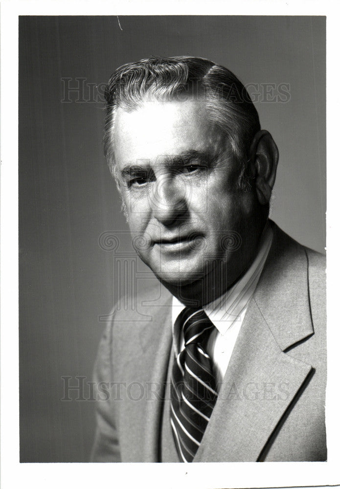 1939 Press Photo Jack Mccauley Office Products worth - Historic Images