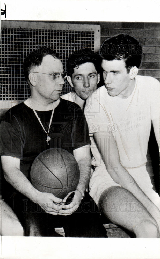 1949 Press Photo Ed Macauley basketball player Easy Ed - Historic Images