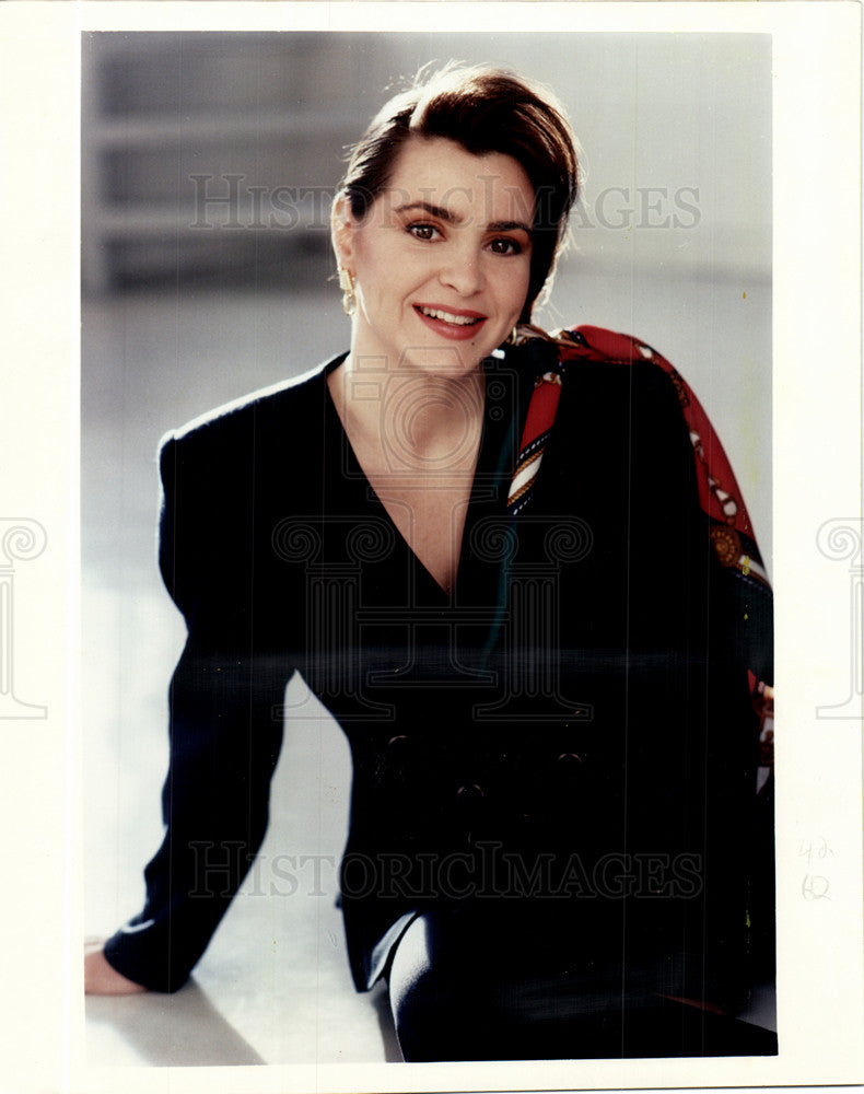 1989 Press Photo Lorri Maake Tie Rack U.S. Amy Edelson - Historic Images