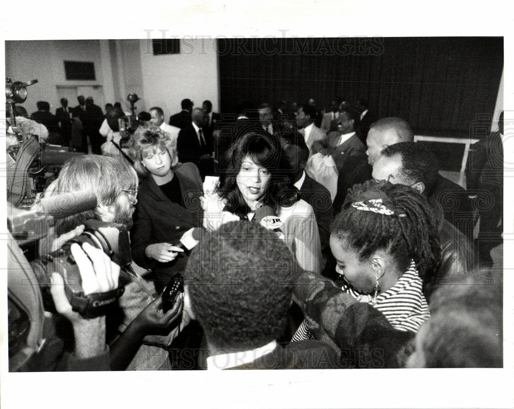 1998 Press Photo Sharon McPhail, authority - Historic Images