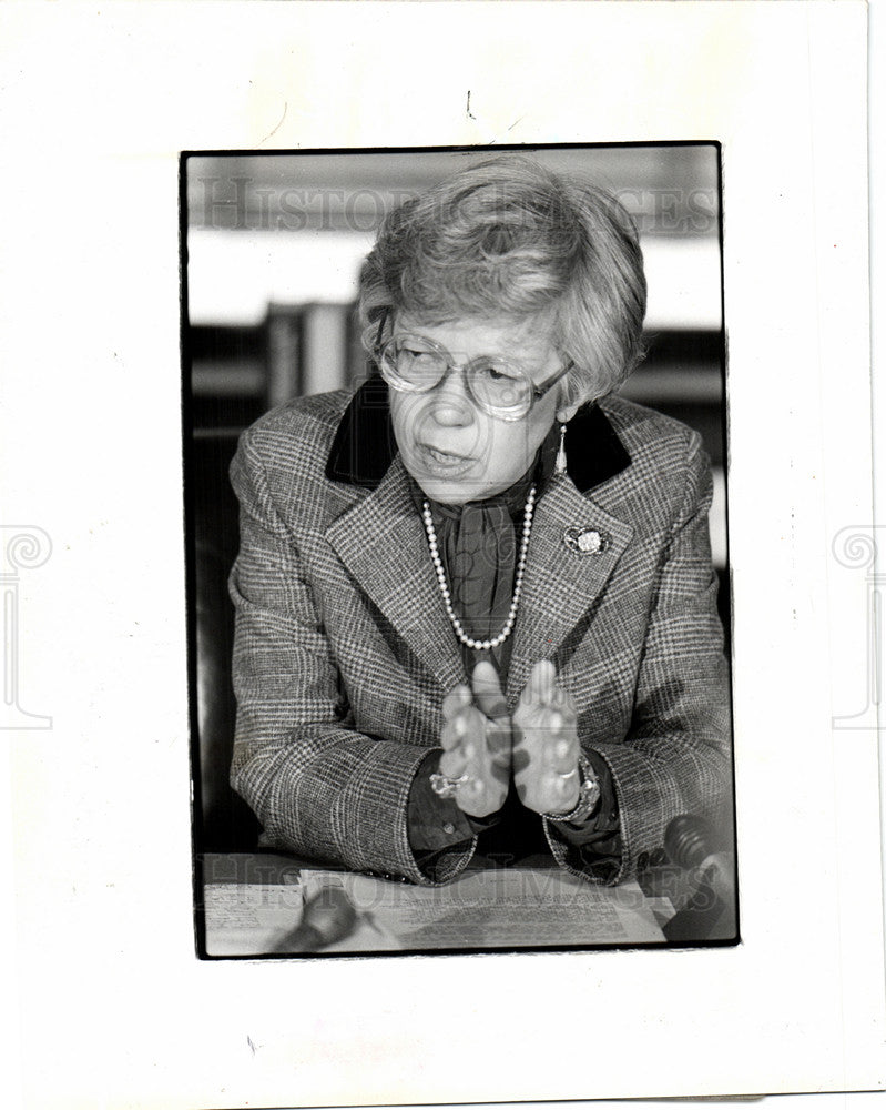 1986 Press Photo Mahaffey rights Detroit Athletic Club - Historic Images