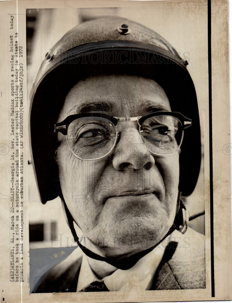1972 Press Photo Lester Maddox Race Helmet Motorcycle - Historic Images