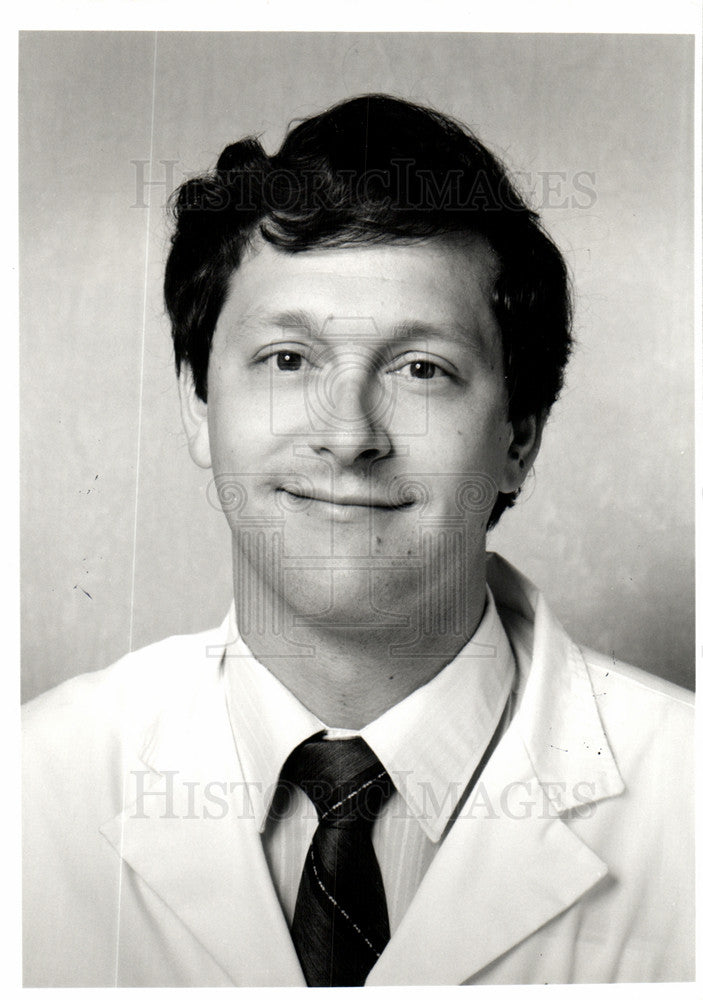 1994 Press Photo Michael Maddens M.D Director Michigan - Historic Images