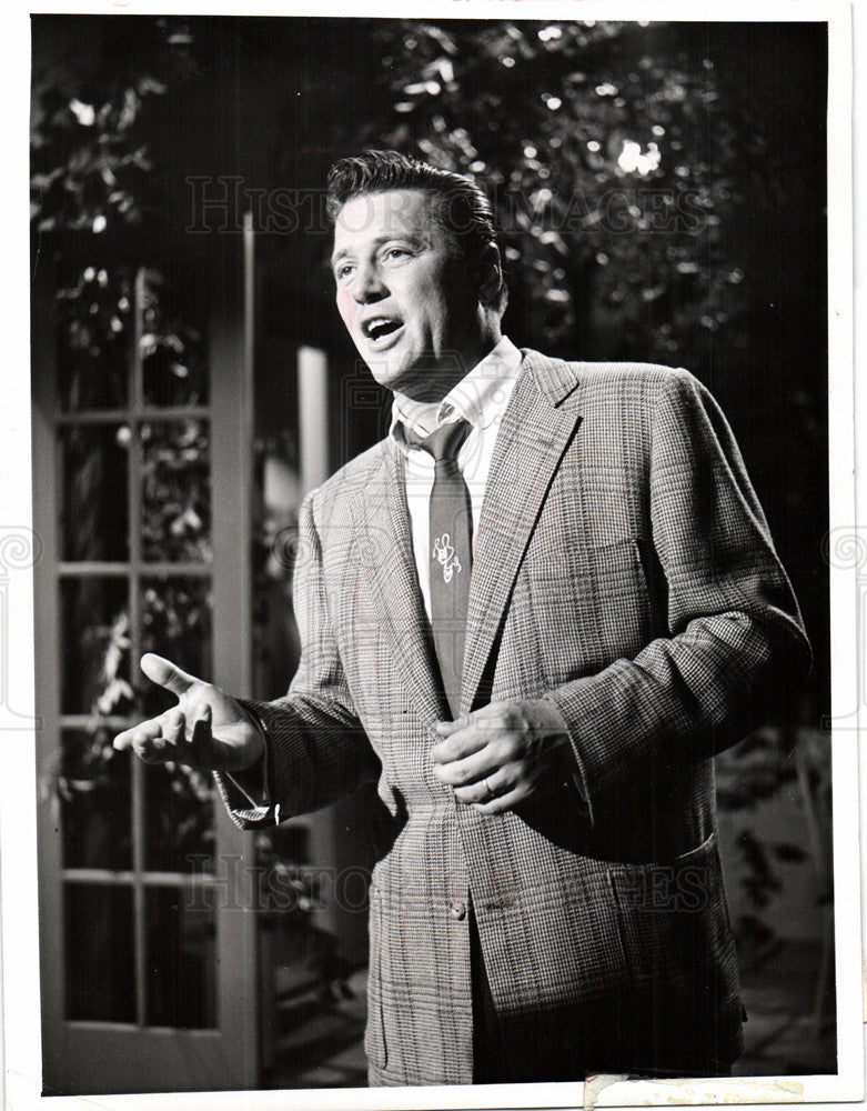 1956 Press Photo Gordon MacRae Oklahoma! Carousel actor - Historic Images