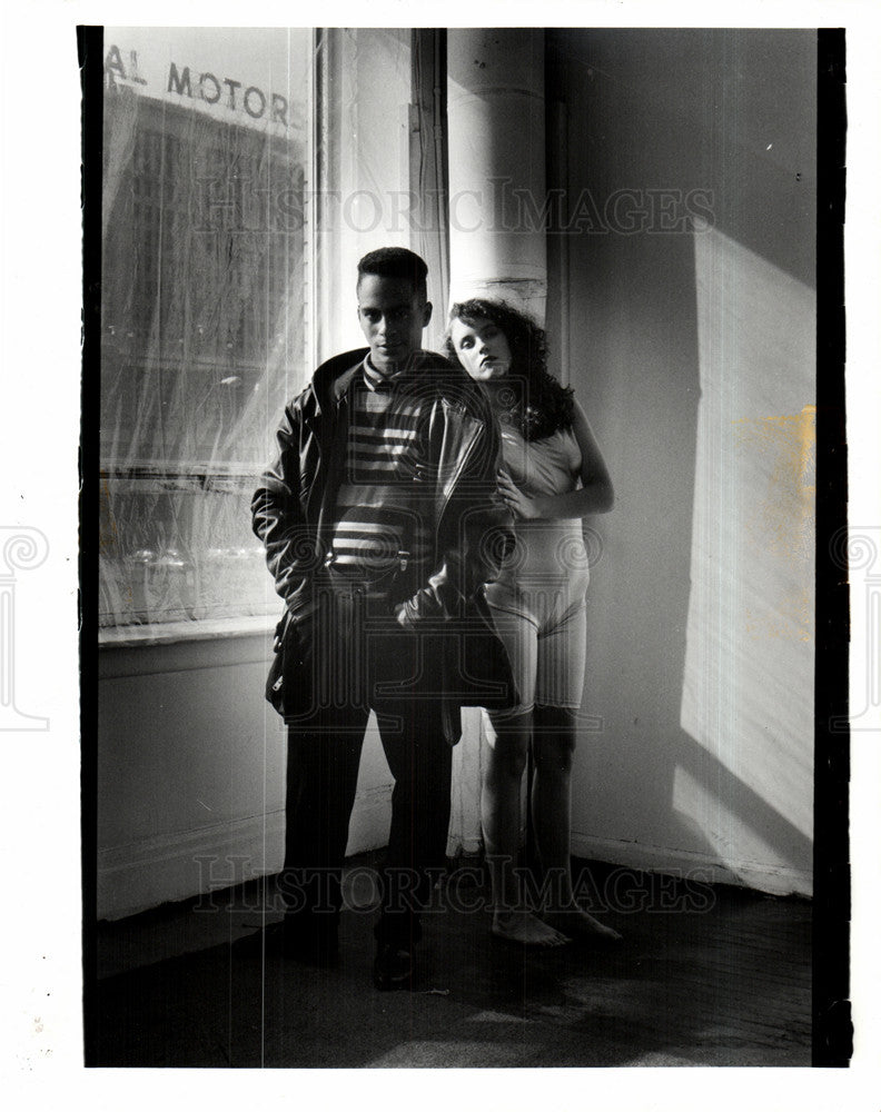 1989 Press Photo Models Shoot U.N Club leather coat - Historic Images