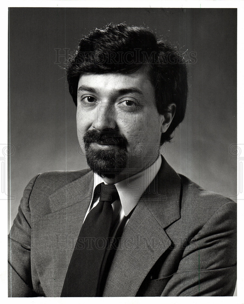 1986 Press Photo Henry Maldonado WDIV program manager - Historic Images