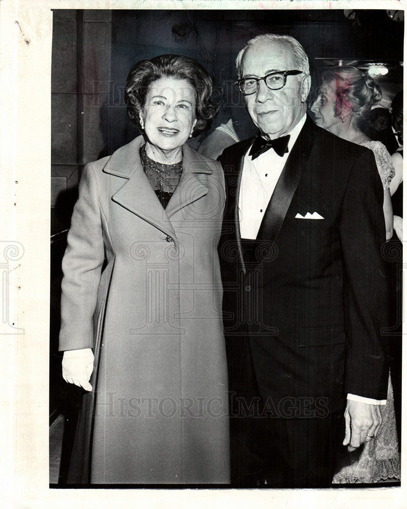 1974 Press Photo Barnett Malbin art collection - Historic Images