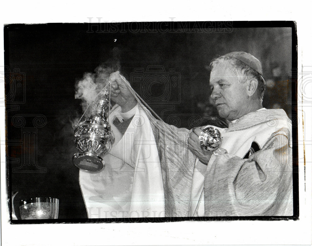 1990 Press Photo Detroit Catholic Adam Maida Archbishop - Historic Images