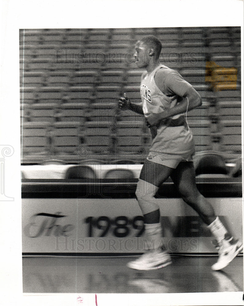 1989 Press Photo Pstons Rick Mahorn basketball - Historic Images