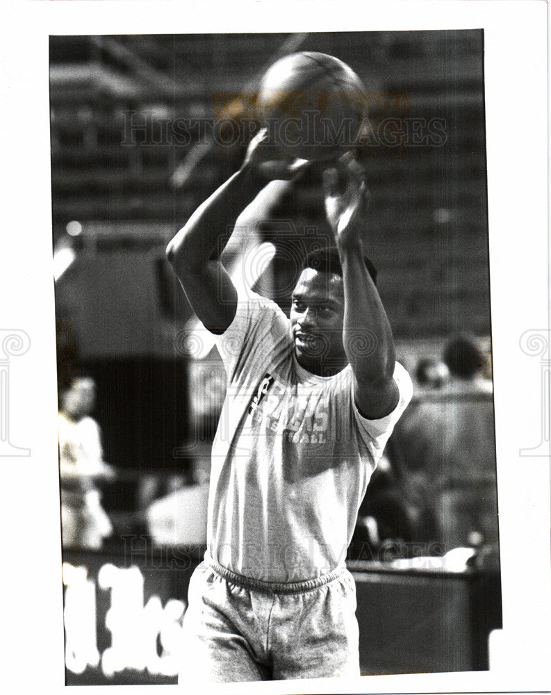 1993 Press Photo Rick Mahorn Italy NBA player - Historic Images