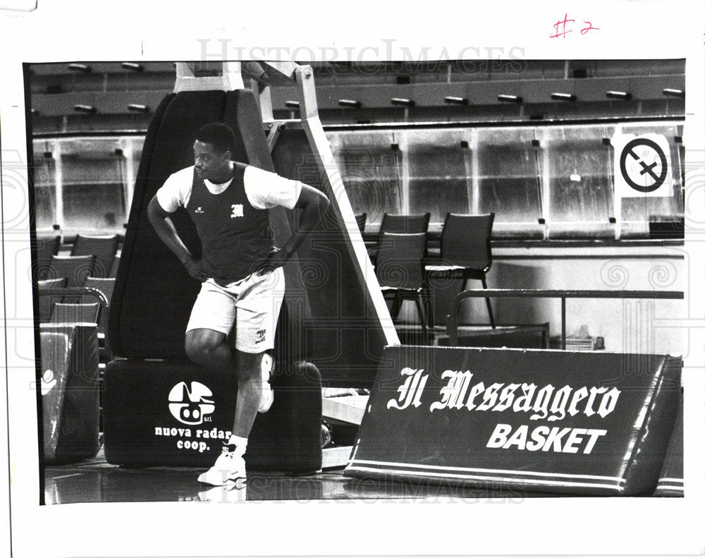 1992 Press Photo Rick Mahorn Italy Basketball League - Historic Images