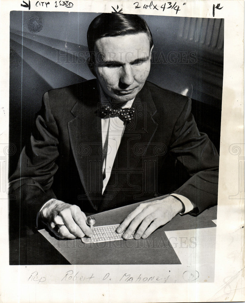 1955 Press Photo Robert Mahoney blind Braille - Historic Images