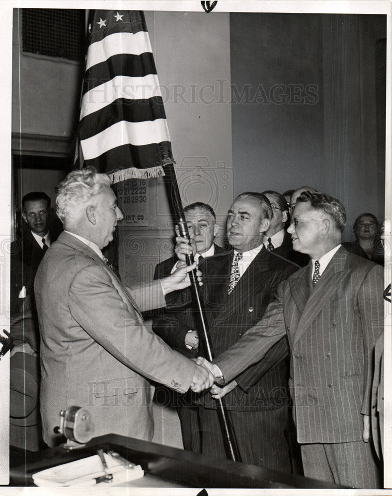 1943 Press Photo Judge John J. Maher, Russell Johnson - Historic Images