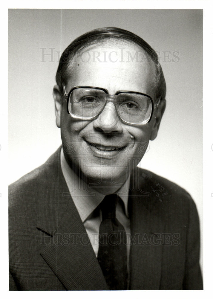 Press Photo Mervyn Manning ford motor - Historic Images