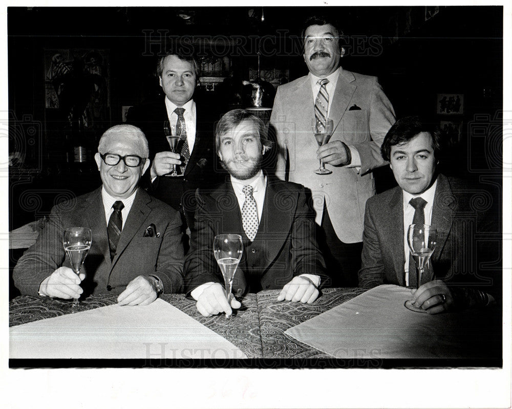 1980 Press Photo Paul Mann The taster - Historic Images