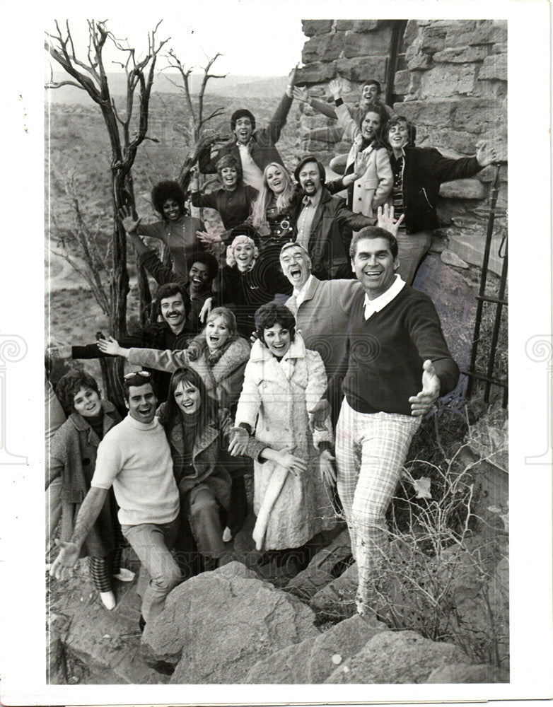 1971 Press Photo Johnny Mann singers CHEER STAND - Historic Images