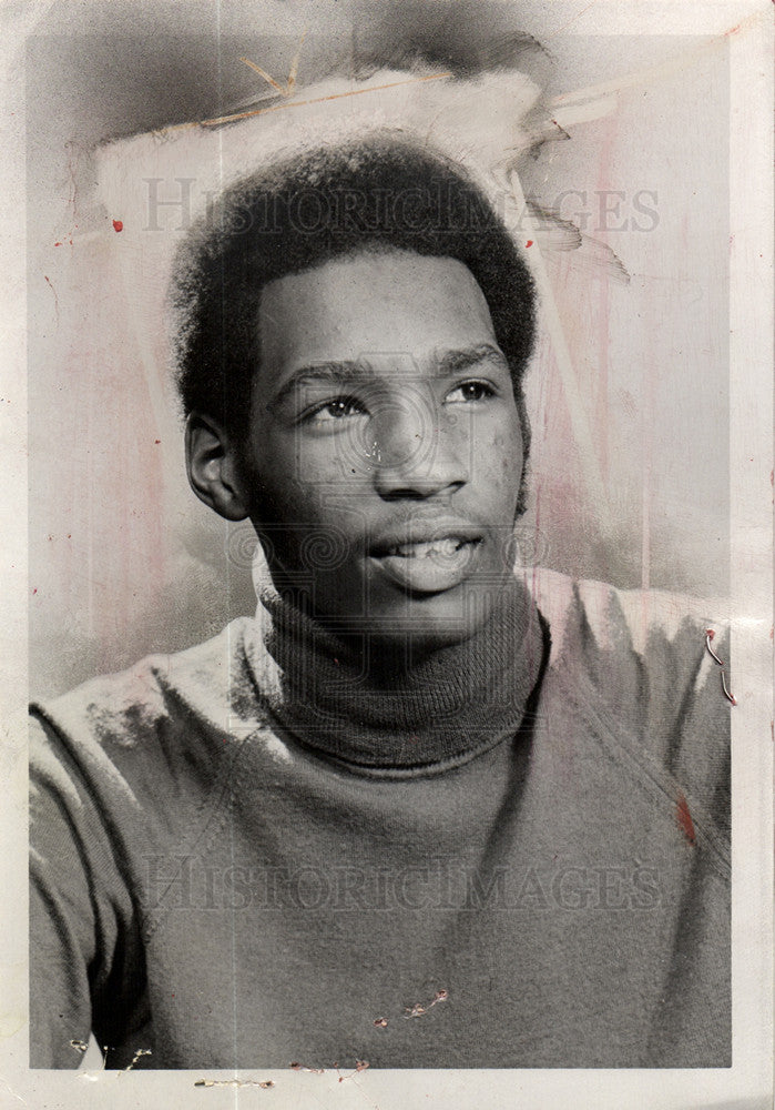 1974 Press Photo Cyrus Mann Basket Ball Player Arrest - Historic Images