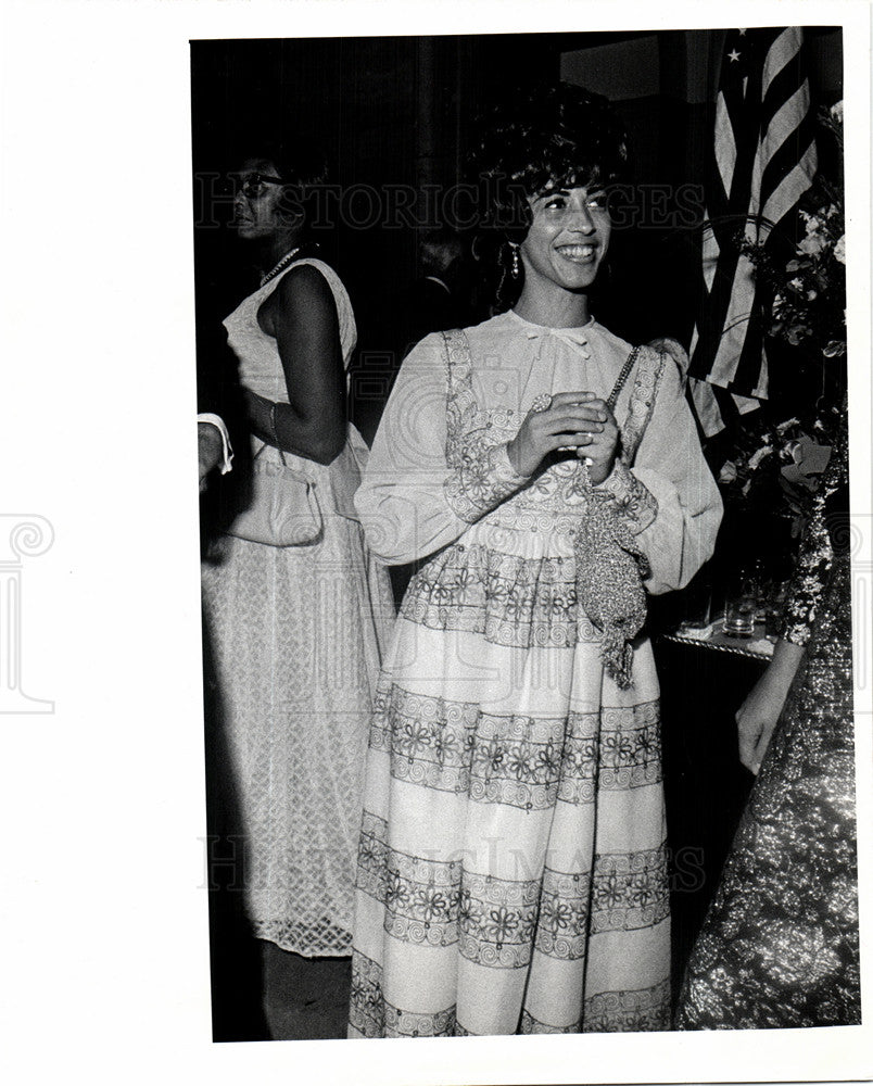 1971 Press Photo Mrs. benson man love - Historic Images