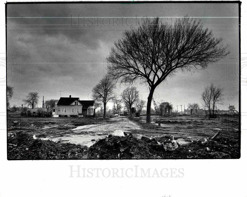 1982 Press Photo Poletown Michigan crisis GM - Historic Images