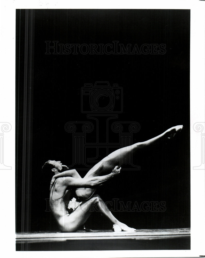 Press Photo Pilobolus Dance Theatre - Historic Images