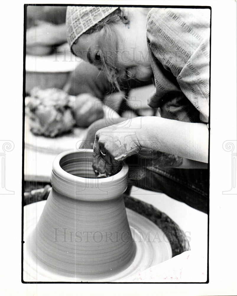 1979 Press Photo Pewabic Pottery Detroit Michingan - Historic Images