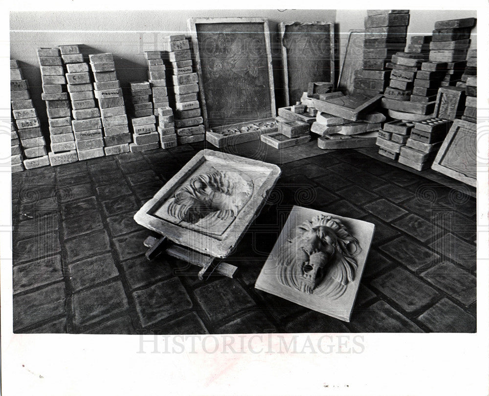 1975 Press Photo Pewabic Pottery Detroit Michigan - Historic Images