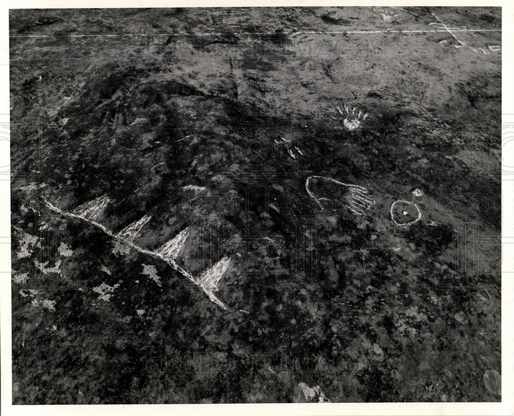 1974 Press Photo Petroglyph pictogram images - Historic Images