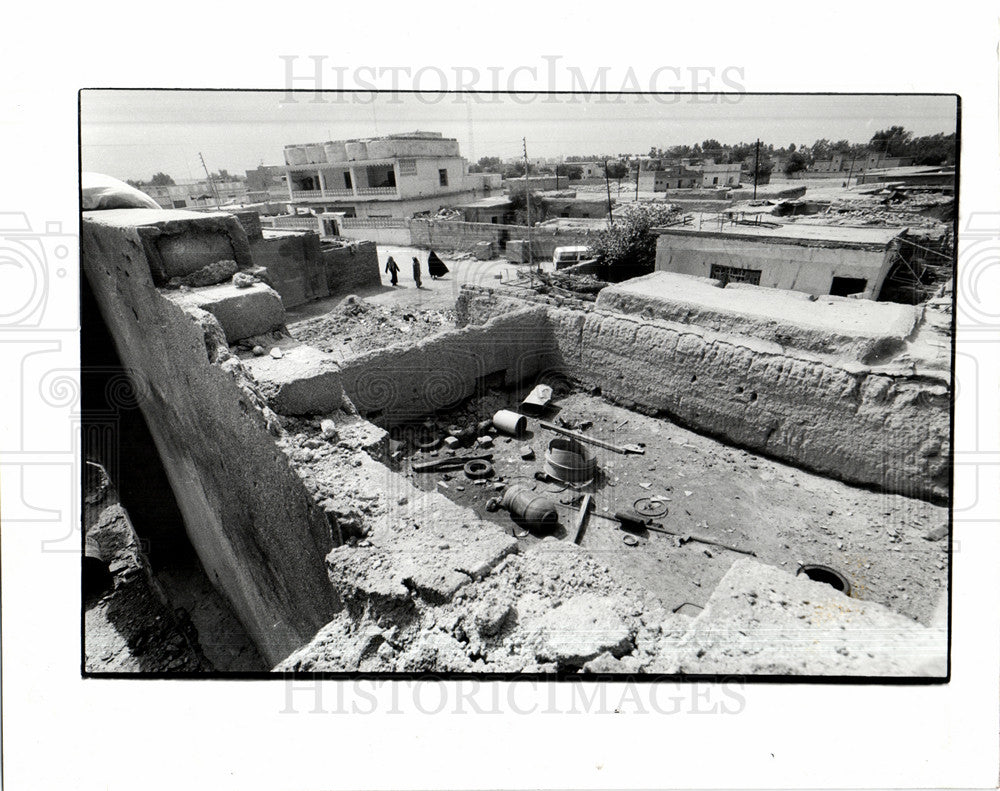 1991 Press Photo Safwan deserted bombing Iraqi-Kuwait - Historic Images