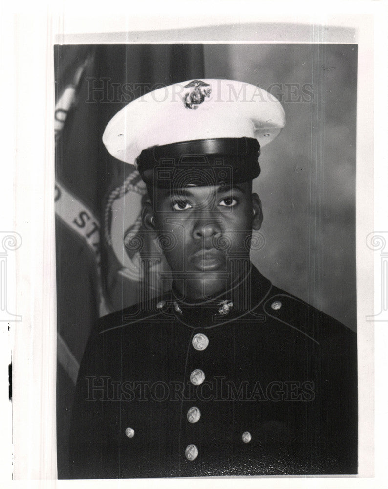 1991 Press Photo Anthony Beard Marine armed forces - Historic Images